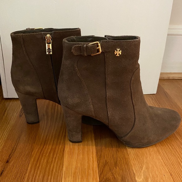 Tory Burch Brown Milan Suede Heeled Ankle Bootie - Picture 2 of 8